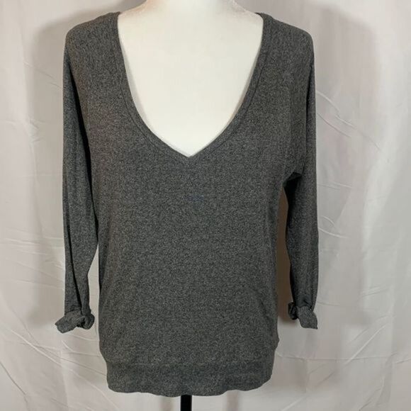 TNA Aritzia Grey Long Sleeved Top - Picture 1 of 9